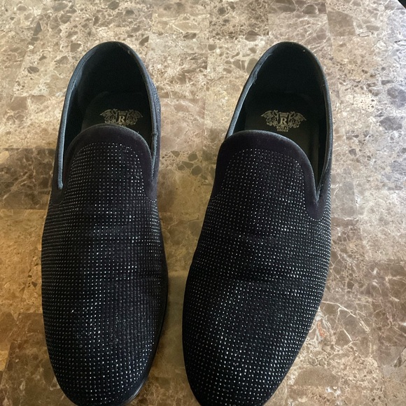 Men’s black formal dress shoe. - Picture 3 of 3